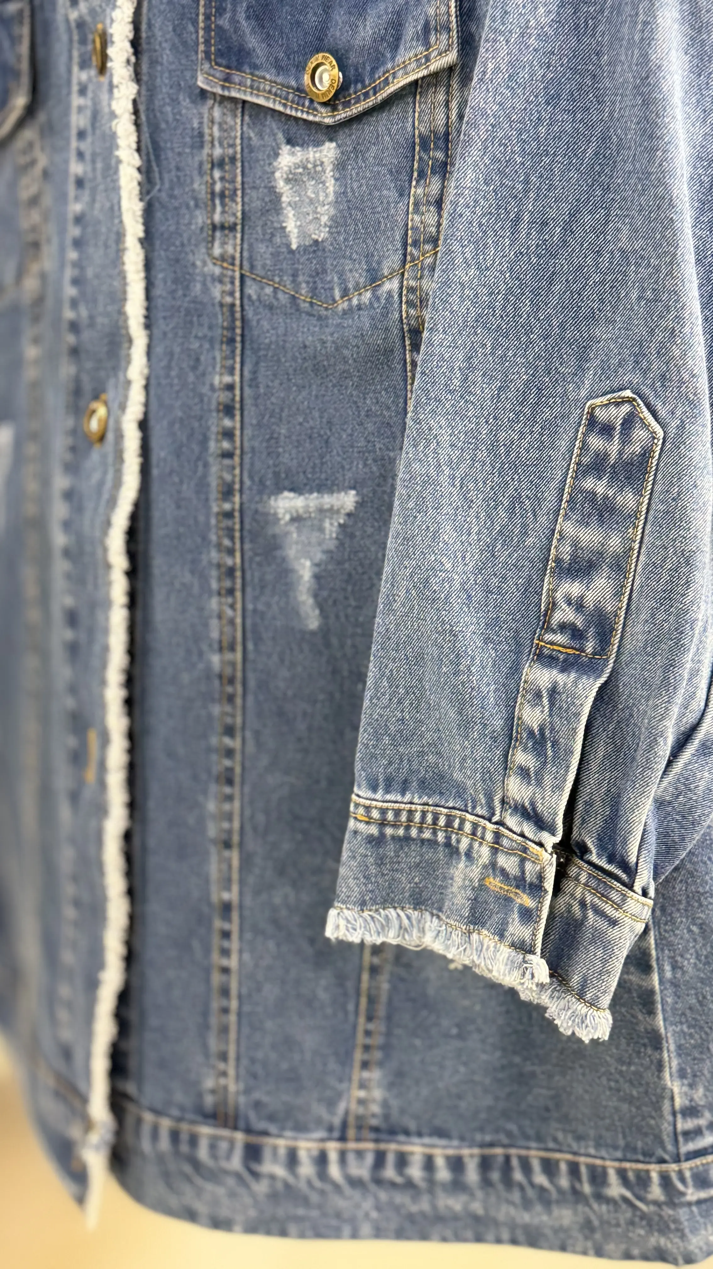 مانتو کتی جین آیلا